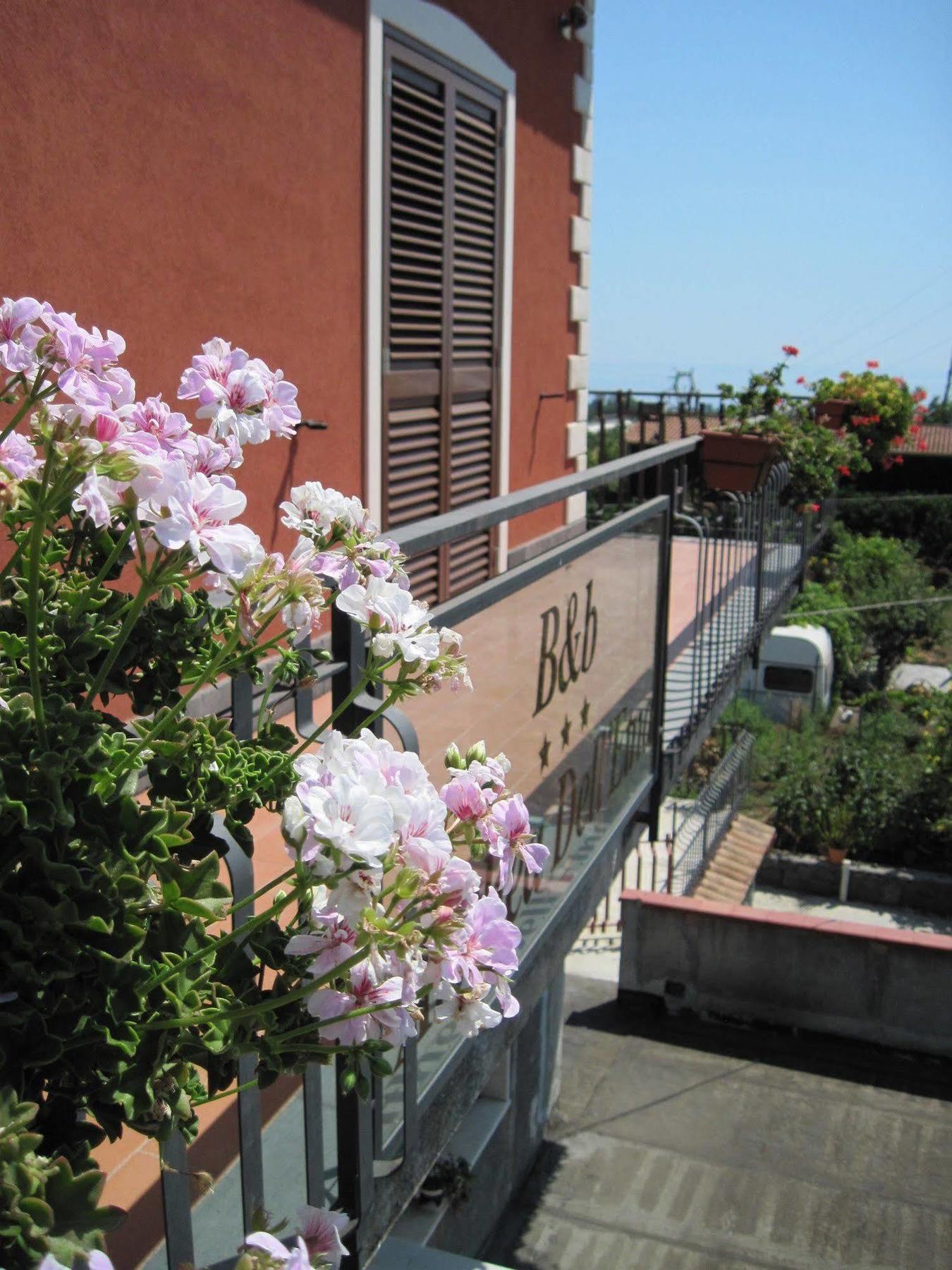 Anthea Dell' Etna Bed & Breakfast Santa Venerina Eksteriør bilde
